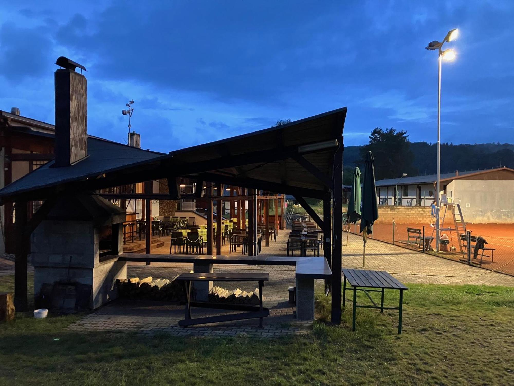 Raj Sportovni A Rekreacni Resort Branzez Knezmost Exterior foto