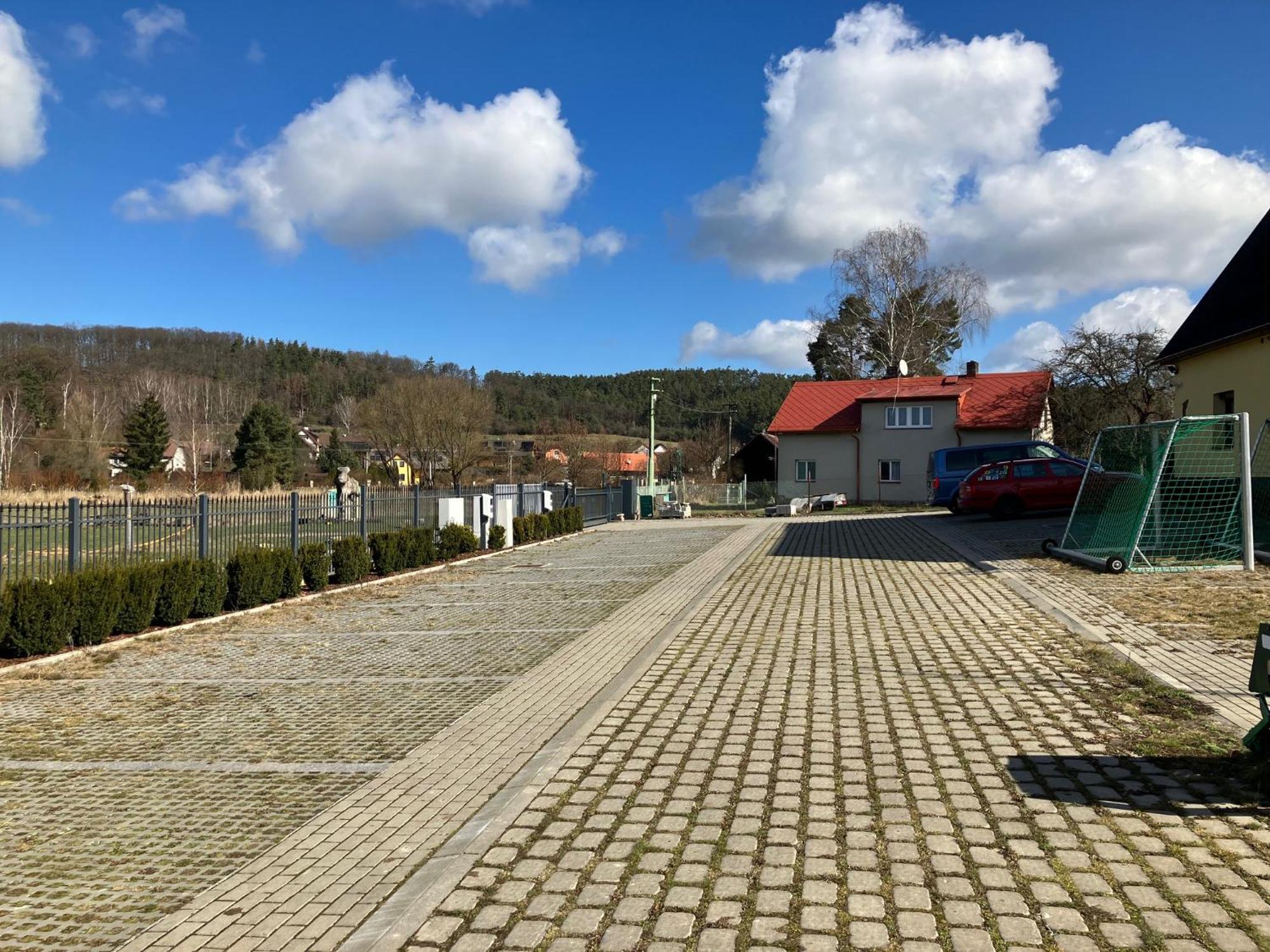 Raj Sportovni A Rekreacni Resort Branzez Knezmost Exterior foto