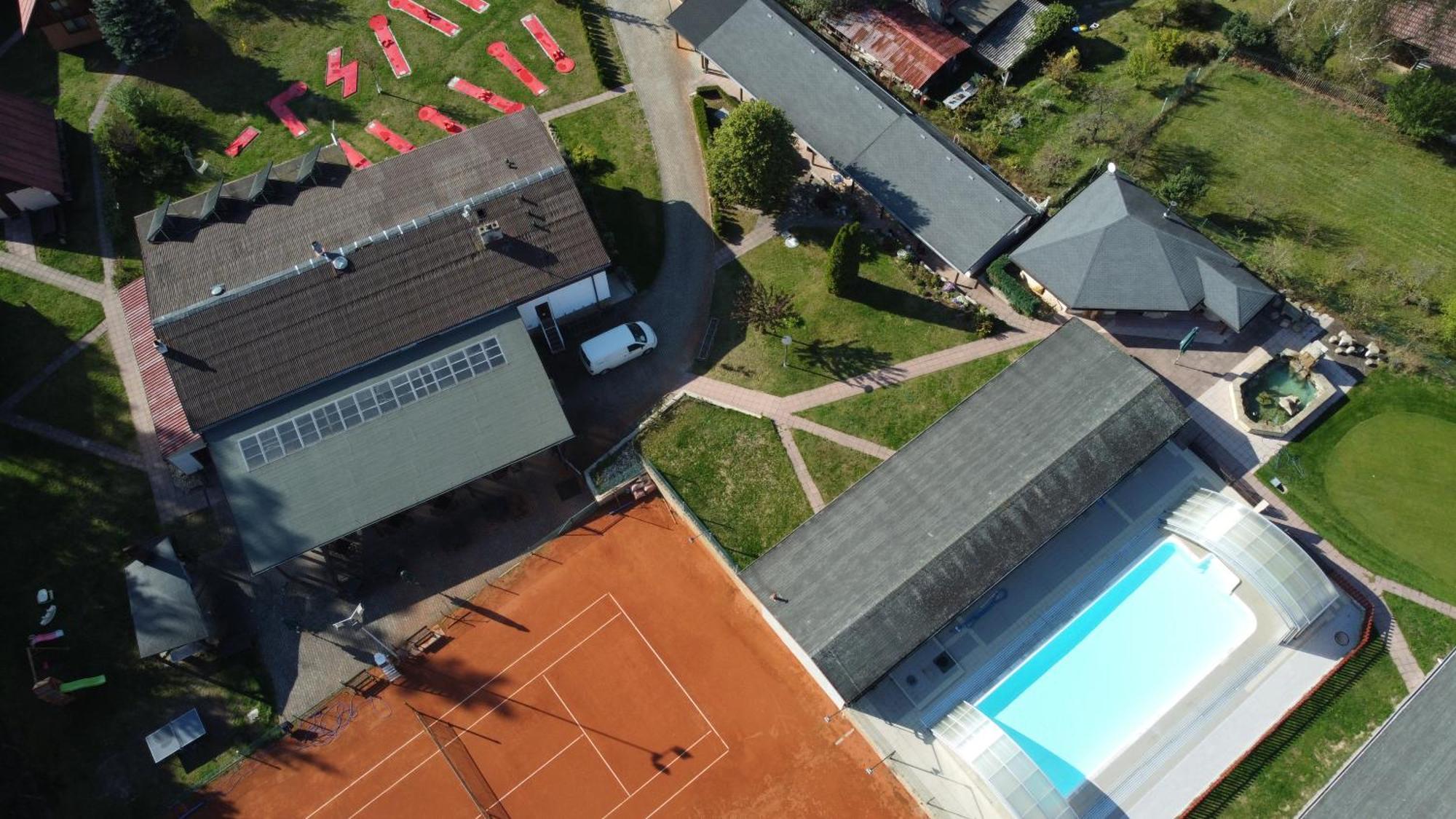 Raj Sportovni A Rekreacni Resort Branzez Knezmost Exterior foto