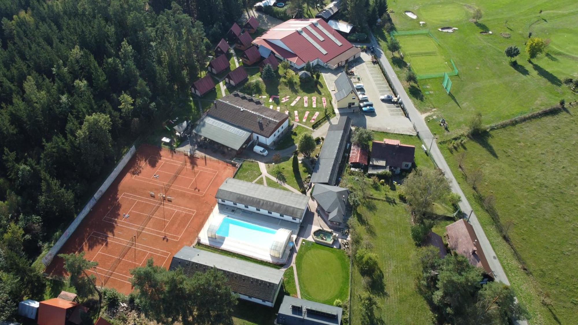 Raj Sportovni A Rekreacni Resort Branzez Knezmost Exterior foto